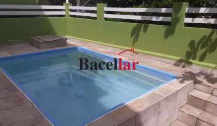 Casa em condomínio fechado com 6 quartos à venda na Rua São Miguel, Tijuca, Rio de Janeiro, 132 m2 por R$ 900.000