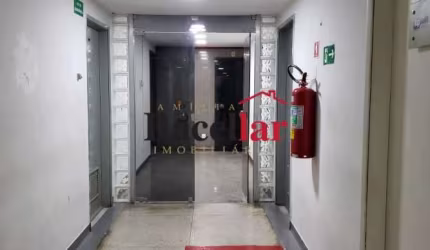 Sala comercial para alugar na Avenida Presidente Vargas, Centro, Rio de Janeiro, 45 m2 por R$ 400