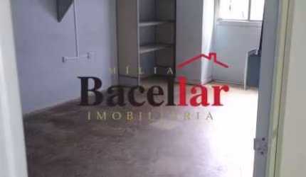 Ponto comercial com 4 salas para alugar na Rua Morais e Vale, Centro, Rio de Janeiro, 277 m2 por R$ 2.775