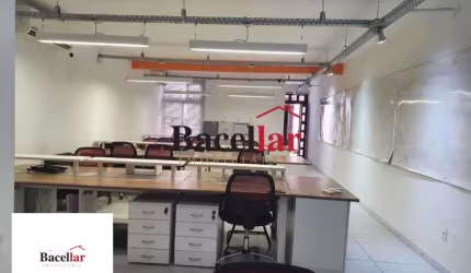 Casa comercial com 10 salas para alugar na Rua Alice, Laranjeiras, Rio de Janeiro, 388 m2 por R$ 15.000