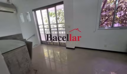 Apartamento com 3 quartos à venda na Rua Adalberto Aranha, Vila Isabel, Rio de Janeiro, 50 m2 por R$ 599.999