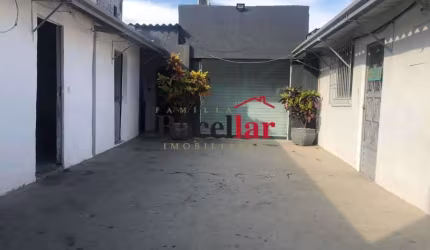 Sala comercial com 1 sala à venda na Rua Ipiru, Cacuia, Rio de Janeiro, 300 m2 por R$ 630.000