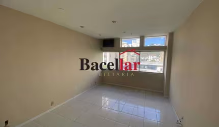 Sala comercial com 2 salas à venda na Rua Haddock Lobo, Estácio, Rio de Janeiro, 32 m2 por R$ 110.000