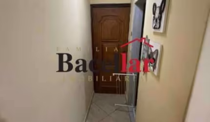 Apartamento com 2 quartos à venda na Rua São Miguel, Tijuca, Rio de Janeiro, 56 m2 por R$ 249.999
