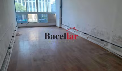 Sala comercial com 7 salas para alugar na Avenida Presidente Vargas, Centro, Rio de Janeiro, 175 m2 por R$ 4.480