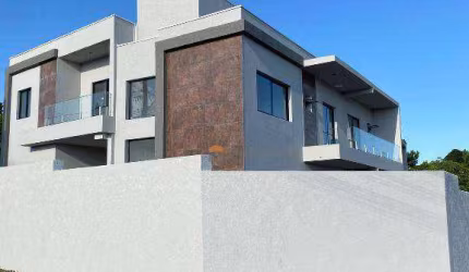 Sobrado com 3 dormitórios à venda, 130 m² por R$ 714.000,00 - Costeira - Araucária/PR