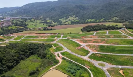 LOTES COMERCIAIS em Extrema | Localizados em Avenida | A partir de 250m² | Lazer e Lagos