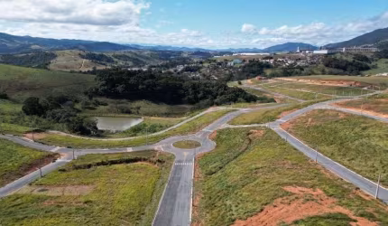 Liberado pra Construir| Extrema MG |Lotes a partir de 250m² com Lagos e Lazer| Facilitado