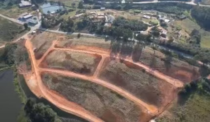 Condomínio com Lazer e Lago em PEDRA BELA | LOTES a partir de 250m² | Pagamento Facilitado