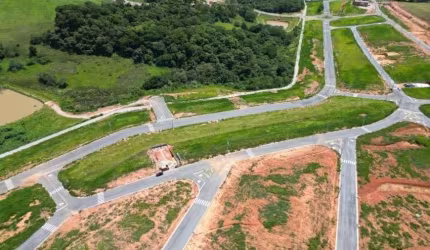 PRONTO pra construir | LOTES a partir de 250m² | Área de Lazer e Lagos | Pagto Facilitado
