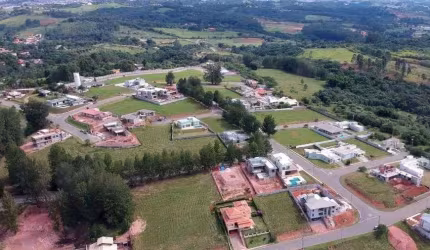 Clube completo e Lagos em Condomínio Fechado com LOTES a partir de 1000m² em JUNDIAÍ