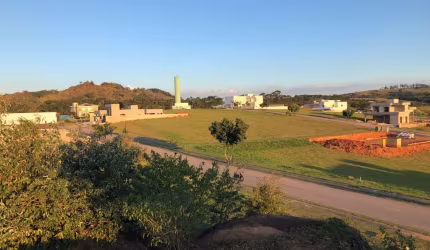 50 mil de entrada com saldo restante parcelado em até 120 meses com juros de 8,5% ao ano. SEM COMPROVAÇÃO DE RENDA