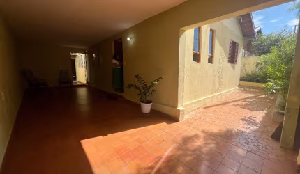 Casa  à venda em Botucatu com uma excelente localização