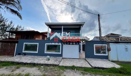 Casa de 4 Quartos com Piscina no Lado Praia – Unamar