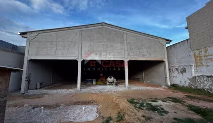 Barracão / Galpão / Depósito para alugar na Avenida Independência, Unamar, Cabo Frio, 700 m2 por R$ 18.000