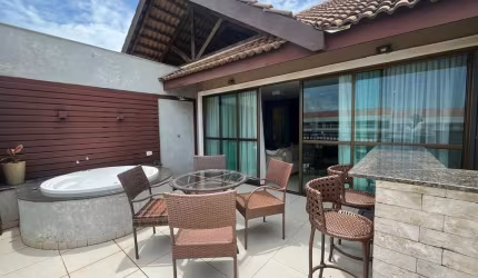 Duplex com 03 suítes no Porto das Dunas