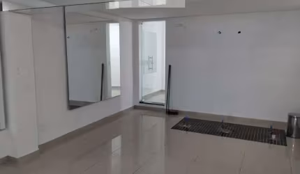 Casa de uso comercial em área nobre no Klabin na região da Vila Mariana. Rua com Intenso Movimento a alguns metros da Avenida Ricardo Jafet