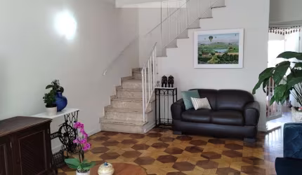 Vila Mariana / Chácara Klabin Casa com 2 dormitórios 3 vagas com localização privilegiada próximo das estações Metro Vila Mariana, Chácara Klabin e Santos Imigrantes