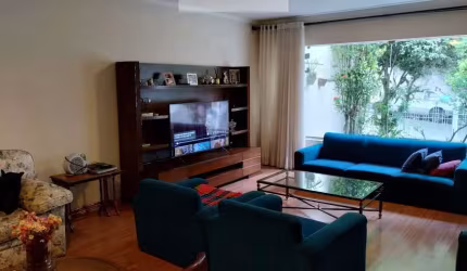 Casa, tipo sobrado com 4 dormitórios sendo 2 tipos suítes ampla sala 3 vagas e quintal em região nobre do Klabin Jardim da Glória Vila Mariana