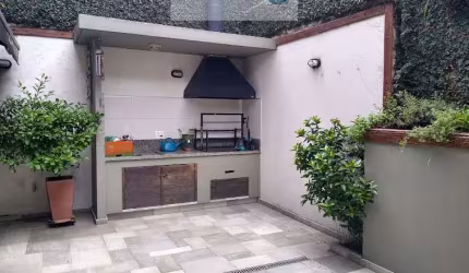 Casa Alto Padrão com 3 suítes churrasqueira, quintal, 6 vagas, excelente localização no Jardim da Glória, loteamento do Klabin em região nobre da Vila Mariana em área estritamente residencial Z1