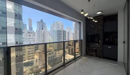 Locação Anual: Apartamento com 4 suítes, semi mobiliado e 2 vagas no Bairro Pioneiros - Balneário Camboriú/SC