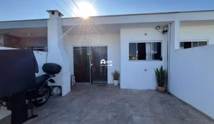 Aluguel anual: Casa mobiliada com 2 quartos no bairro Morretes