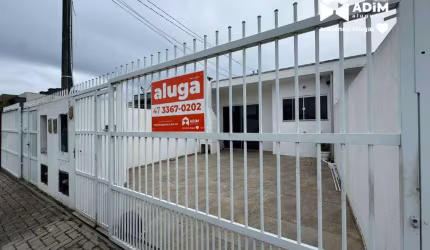 Aluguel anual: Casa mobiliada com 2 quartos no bairro Morretes