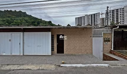 Aluguel anual no Bairro Fazenda - Apartamento 1 quarto, mobiliado, sem vaga na Fazenda- Itajaí/SC