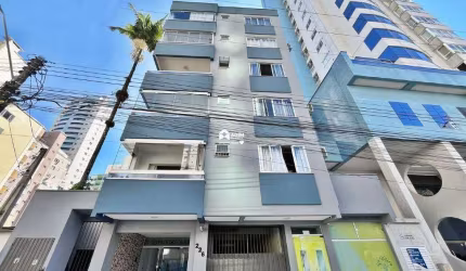 Locação Anual: Apartamento com 2 suítes mobiliado no centro de Balneário Camboriú