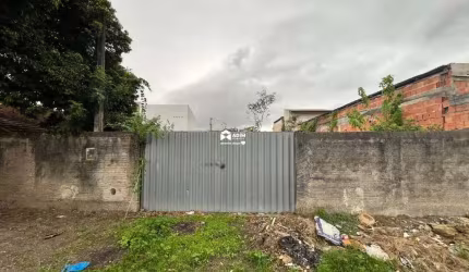 Aluguel Anual: Terreno com 311m² no bairro Areias em Camboriú