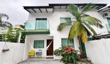 Aluguel anual: Casa mobiliada com 3 quartos sendo 1 suíte no bairro São Francisco em Camboriú