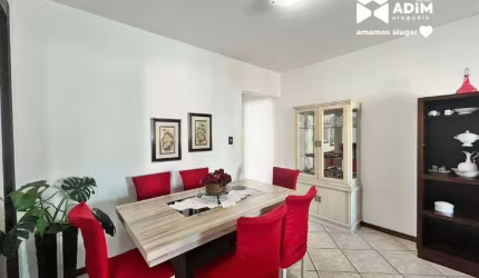 Aluguel Anual: Apartamento mobiliado com 2 quartos sendo 1 suíte na quadra do mar em Balneário Camboriú.