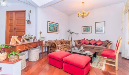 Awm Vende Casa no Bairro Chácara Das Pedras, Porto Alegre - CA345