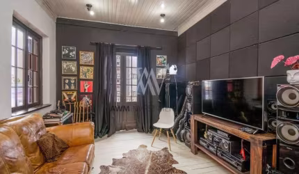 Awm Vende Casa no Bairro Moinhos  De Vento, Porto Alegre - CA202