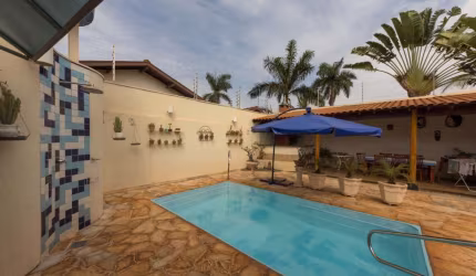 Agradável casa tipo para venda com 3 quartos, sendo 1 suíte, 400m²