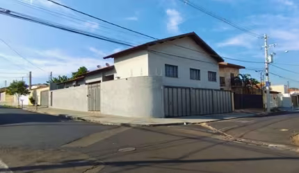 Aconchegante sobrado para venda com 4 quartos, sendo 1 suíte, 234m²