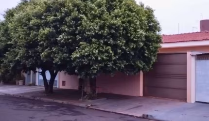 Aconchegante casa tipo para venda com 5 quartos, 189m²