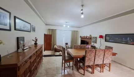 Sensacional casa tipo para venda com 3 quartos, sendo 1 suíte, 211m²