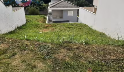 Terreno à Venda no condomínio Terras de Genova - lote em declive.