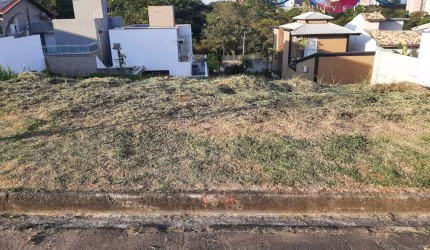 Terreno à Venda no condomínio Terras de Genova - lote em declive com uma vista para a Mata