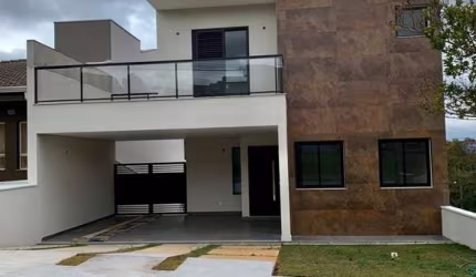 Casa sobrado à venda no condomínio Terras de Gênova em Jundiaí, com amplo quintal e possibilidade de permuta.