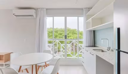 Studio com Vista para Lagoa! Só entrar e morar!