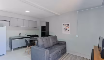 Apto de 1 Quarto 100% Mobiliado na Vila das Acácias – Viva o Melhor do Sul da Ilha!