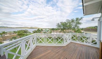 Cobertura Duplex Mobiliada no Resort Porto da Lagoa – Sofisticação e Qualidade de Vida à Beira da La