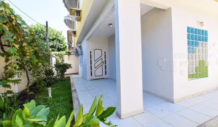 Casa  em São Francisco  220 m2 com 3  quartos à venda, 220 m² por R$ 1.590.000