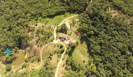 Terreno com 1.048m2 de área útil + 4.000m2 de preservação em Condominio Fechado - Santo Amaro Da Imperatriz/SC