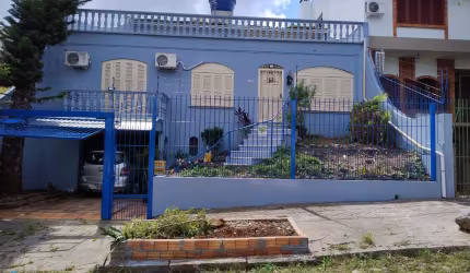 casa com lareira, sacada enorme, salão com churrasquei, local p academia