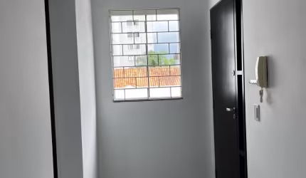 Sala comercial pra alugar no Ahú