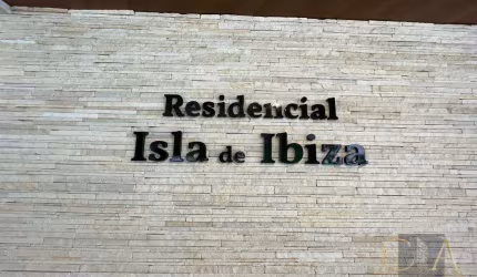 Apartamento para Venda em Itapema, Centro, 4 dormitórios, 3 suítes, 4 banheiros, 2 vagas