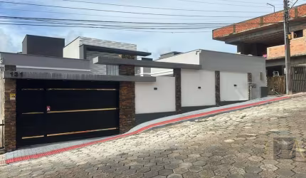 Casa para Venda em Jaraguá do Sul, Jaraguá Esquerdo, 3 dormitórios, 3 suítes, 4 banheiros, 2 vagas